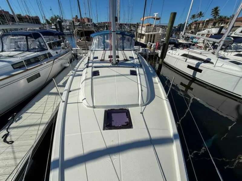 Slide: The Image of Beneteau 40.1 2022 - 6063345