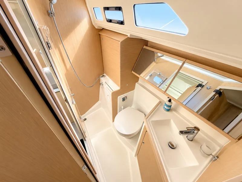 Slide: The Image of Beneteau 40.1 2022 - 8034385