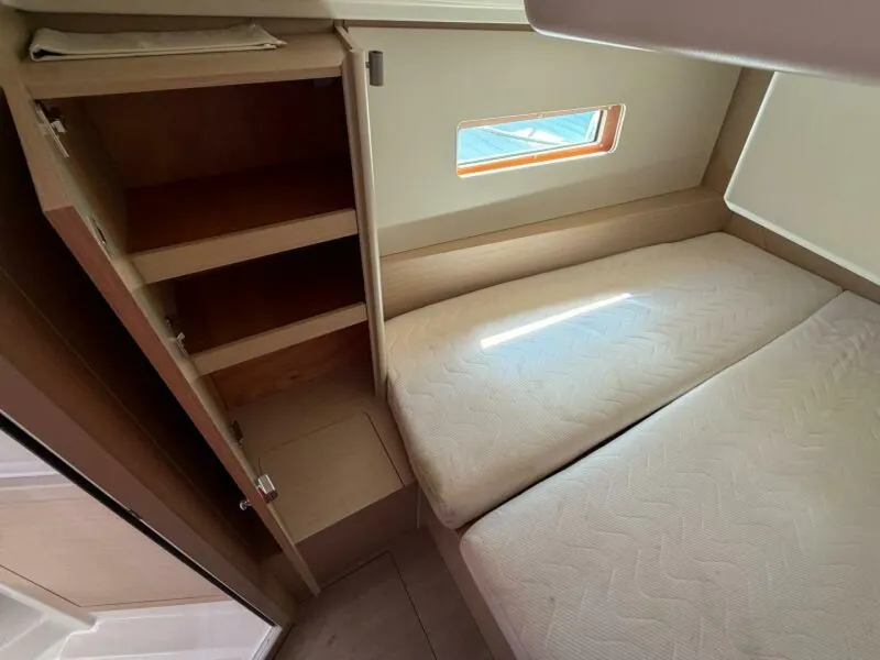 Slide: The Image of Beneteau 40.1 2022 - 6063264