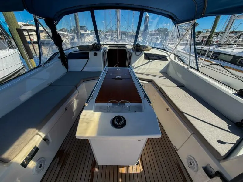Slide: The Image of Beneteau 40.1 2022 - 6063302