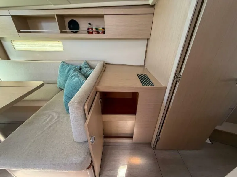 Slide: The Image of Beneteau 40.1 2022 - 6063250