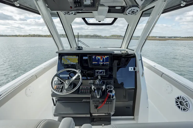 Slide: The Image of Pursuit 328S Sport 2022 - 6063428