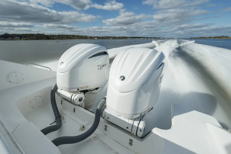 Slide: The Image of Pursuit 328S Sport 2022 - 6063446