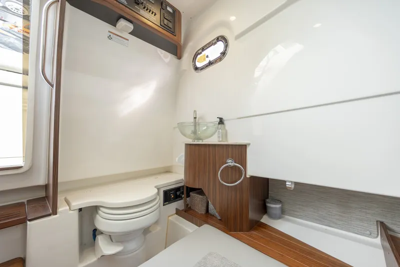 Slide: The Image of Pursuit 328S Sport 2022 - 6063452