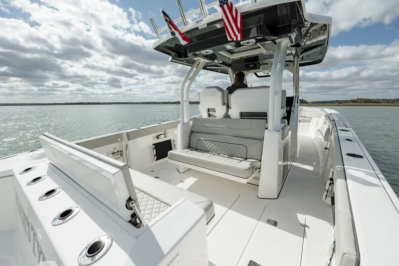 Slide: The Image of Pursuit 328S Sport 2022 - 6063417