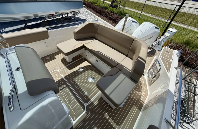 Slide: The Image of Nimbus T9 - Zulu 2023 Nimbus T9 - Zulu - 6064357