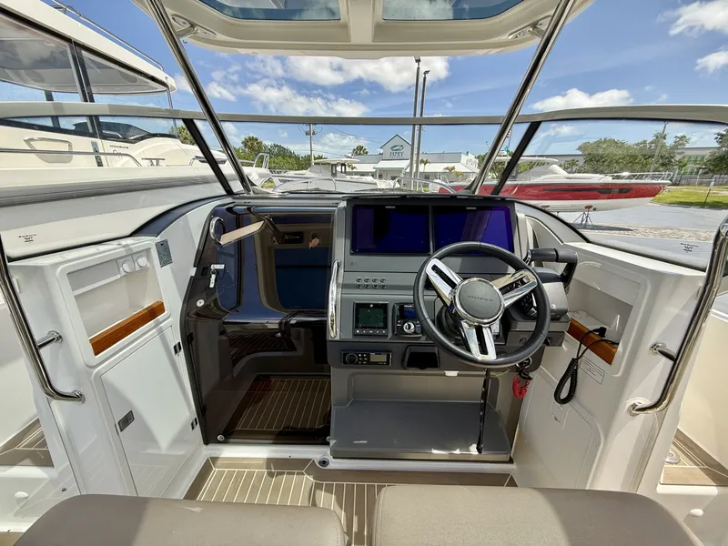 Slide: The Image of Nimbus T9 - Zulu 2023 Nimbus T9 - Zulu - 6064349