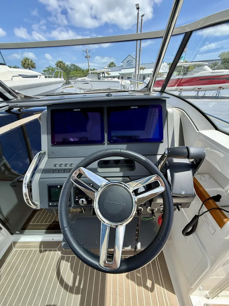 Slide: The Image of Nimbus T9 - Zulu 2023 Nimbus T9 - Zulu - 6064353