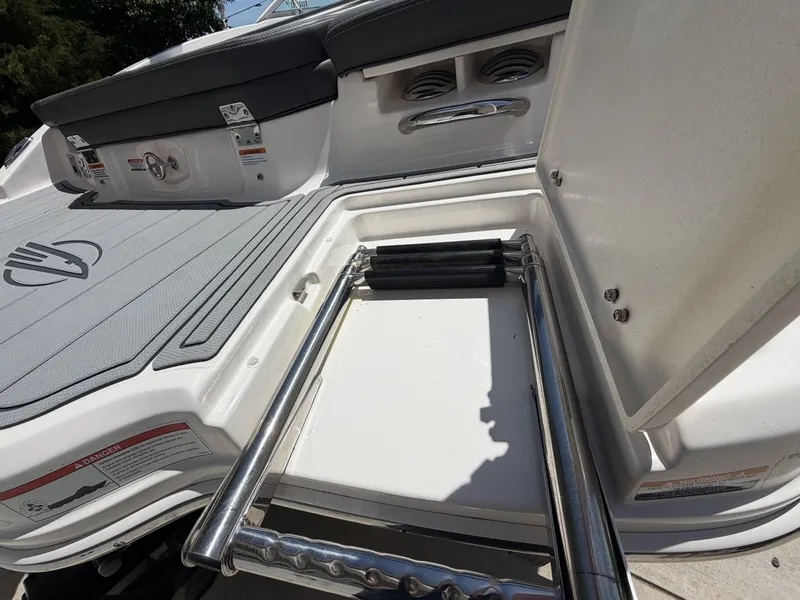 Slide: The Image of Chaparral 21 SSi 2022 - 6064032