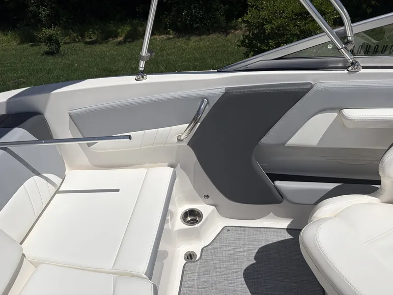 Slide: The Image of Chaparral 21 SSi 2022 - 6064042