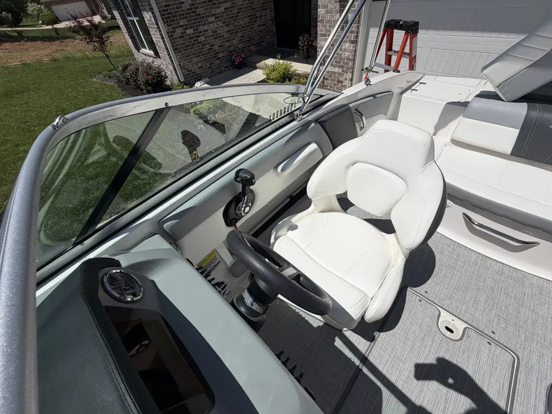 Slide: The Image of Chaparral 21 SSi 2022 - 6064059