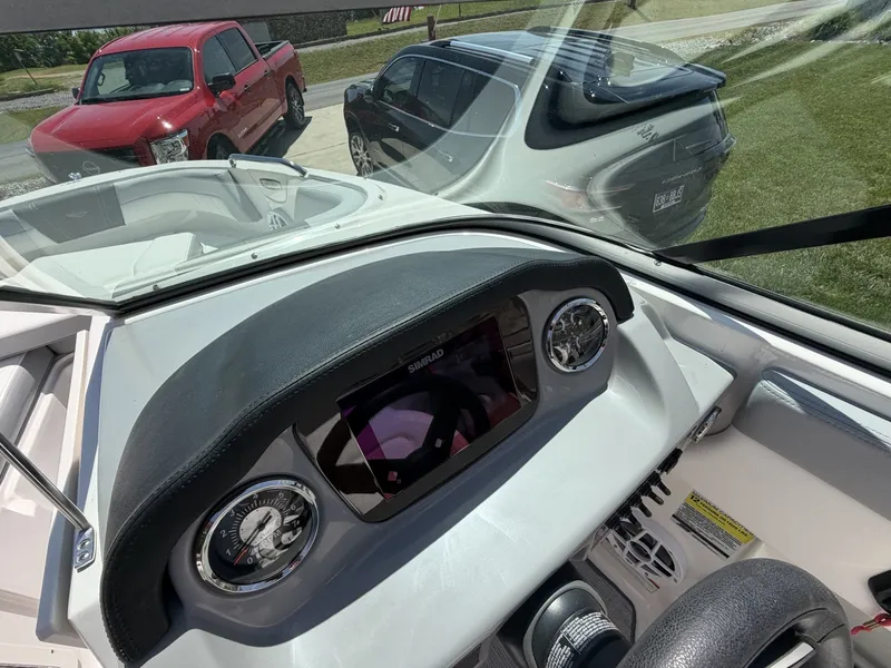 Slide: The Image of Chaparral 21 SSi 2022 - 6064065