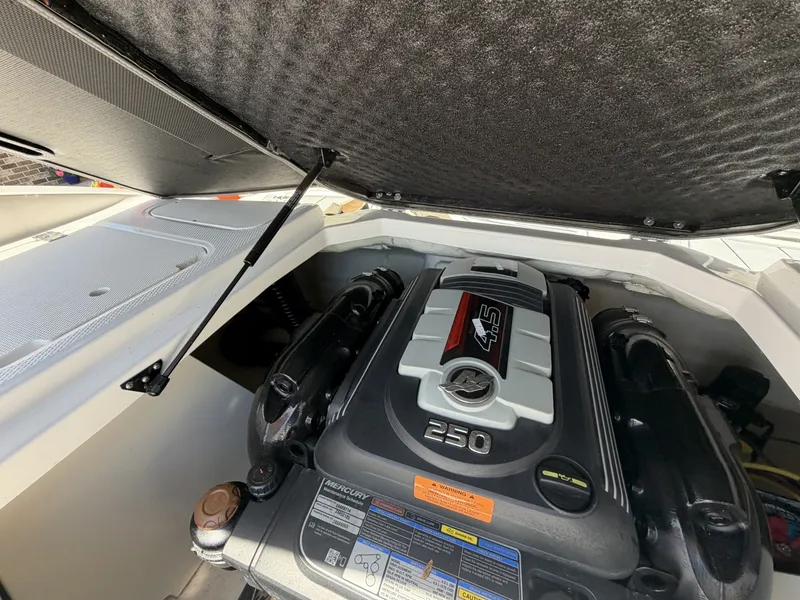 Slide: The Image of Chaparral 21 SSi 2022 - 6064085