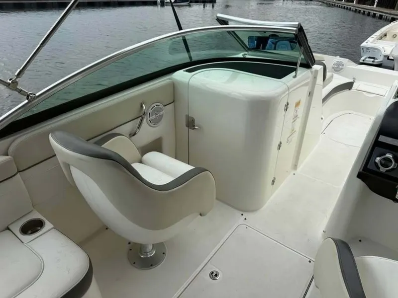 Slide: The Image of Sea Ray 260 Sundeck 2012 - 6064097