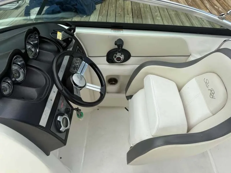 Slide: The Image of Sea Ray 260 Sundeck 2012 - 6064105