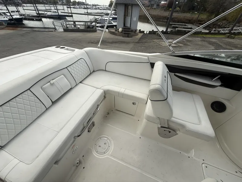Slide: The Image of Sea Ray 240 Sundeck 2015 - 6064150