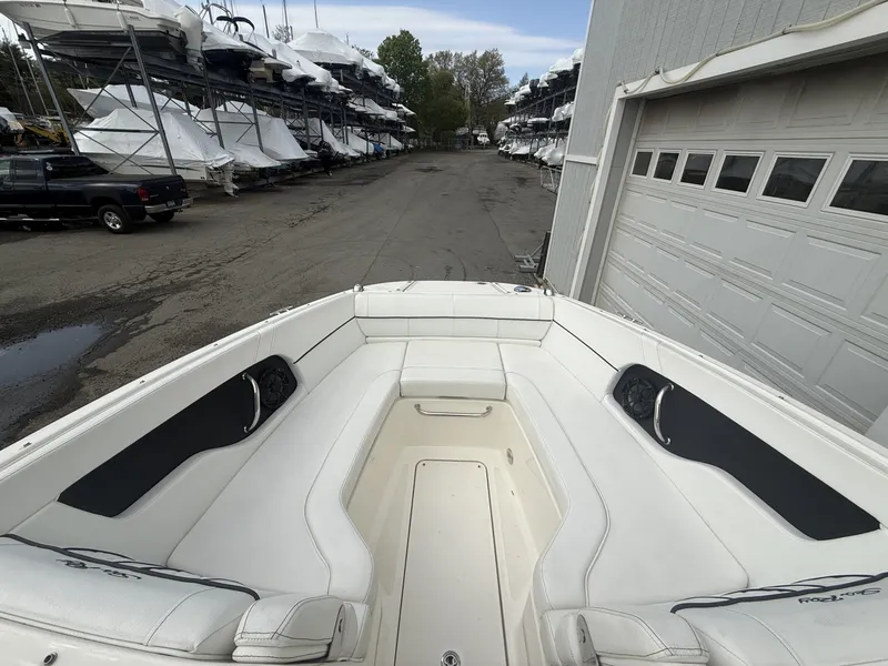 Slide: The Image of Sea Ray 240 Sundeck 2015 - 6064152
