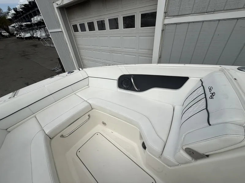 Slide: The Image of Sea Ray 240 Sundeck 2015 - 6064153