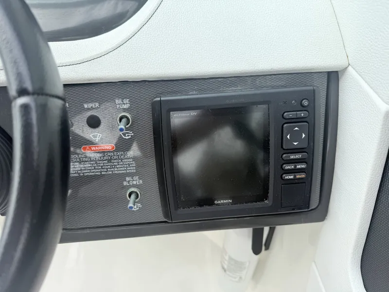 Slide: The Image of Sea Ray 240 Sundeck 2015 - 6064158