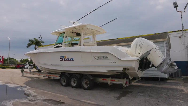 Slide: The Image of Boston Whaler 380 Outrage 2018 - 6259547