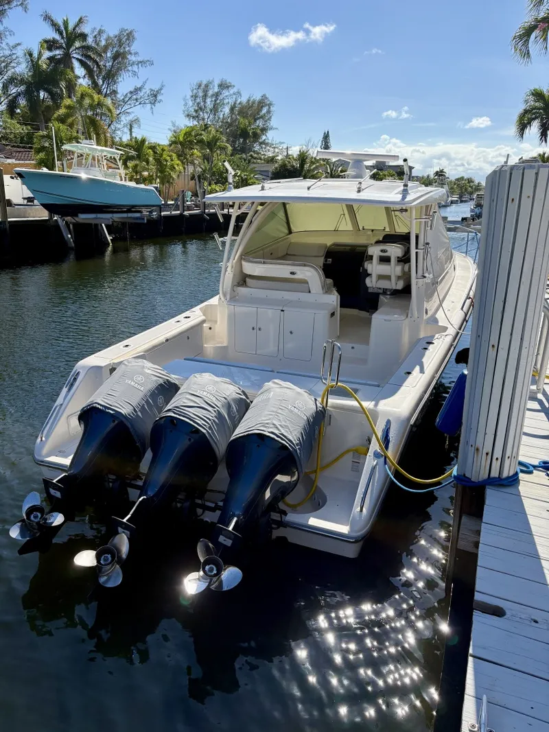 Slide: The Image of Pursuit 38 SALTY SUSEA - Exterior - 6064756