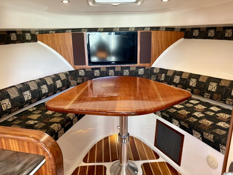 Slide: The Image of Pursuit 38 SALTY SUSEA - Interior - 6064769