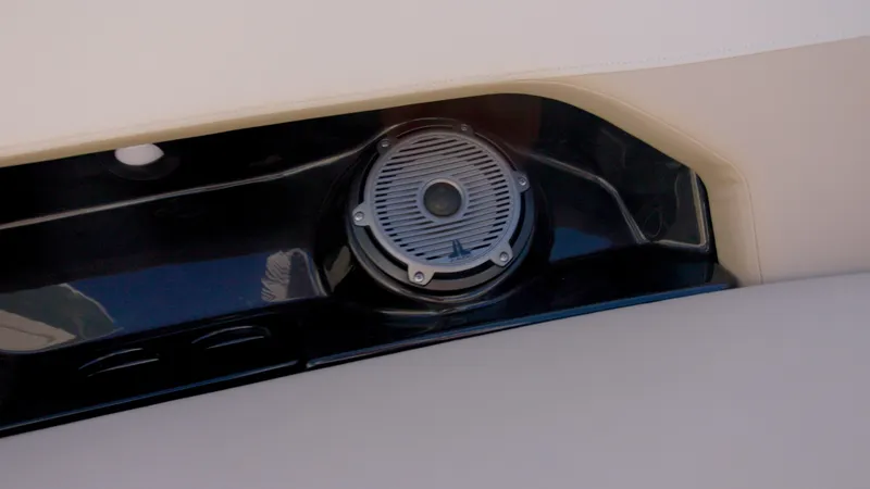 Slide: The Image of Pre Owned 2022 BW 240 Vantage.00_00_10_02.Still006 - 6069935
