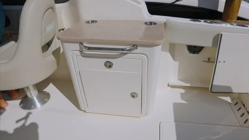 Slide: The Image of Pre Owned 2022 BW 240 Vantage.00_00_13_13.Still008 - 6069938