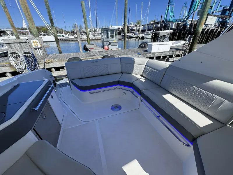 Slide: The Image of Sea Ray 320 Sundancer 2021 - 6064992