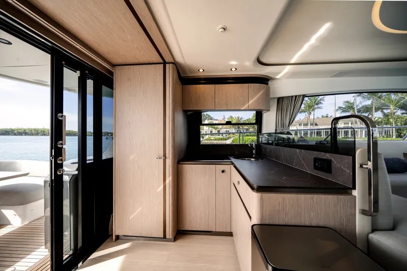 Slide: The Image of Azimut 53 FLY 2024 - 6065058