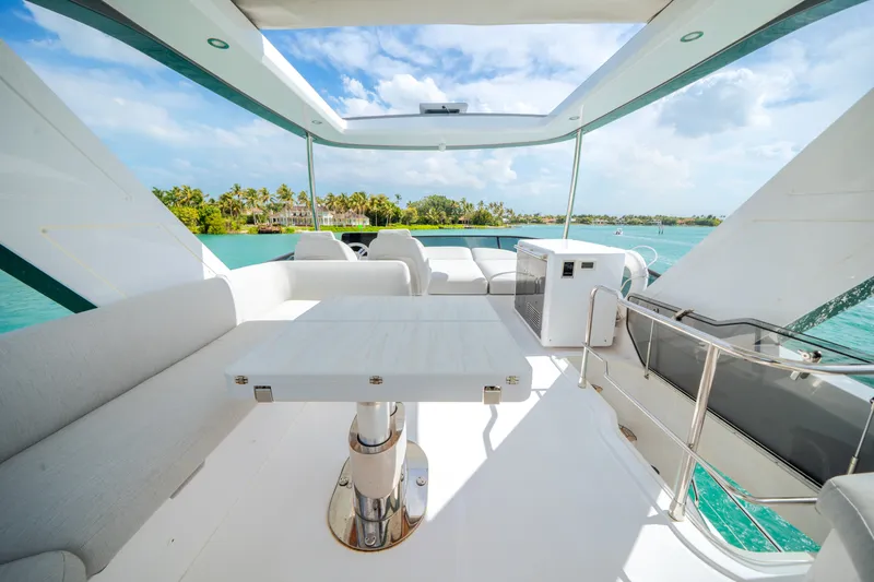 Slide: The Image of Azimut 53 FLY 2024 - 6065088