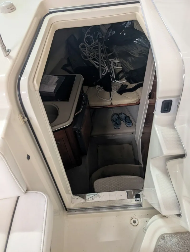 Slide: The Image of Sea Ray 240 Sundancer 2006 - 6065126