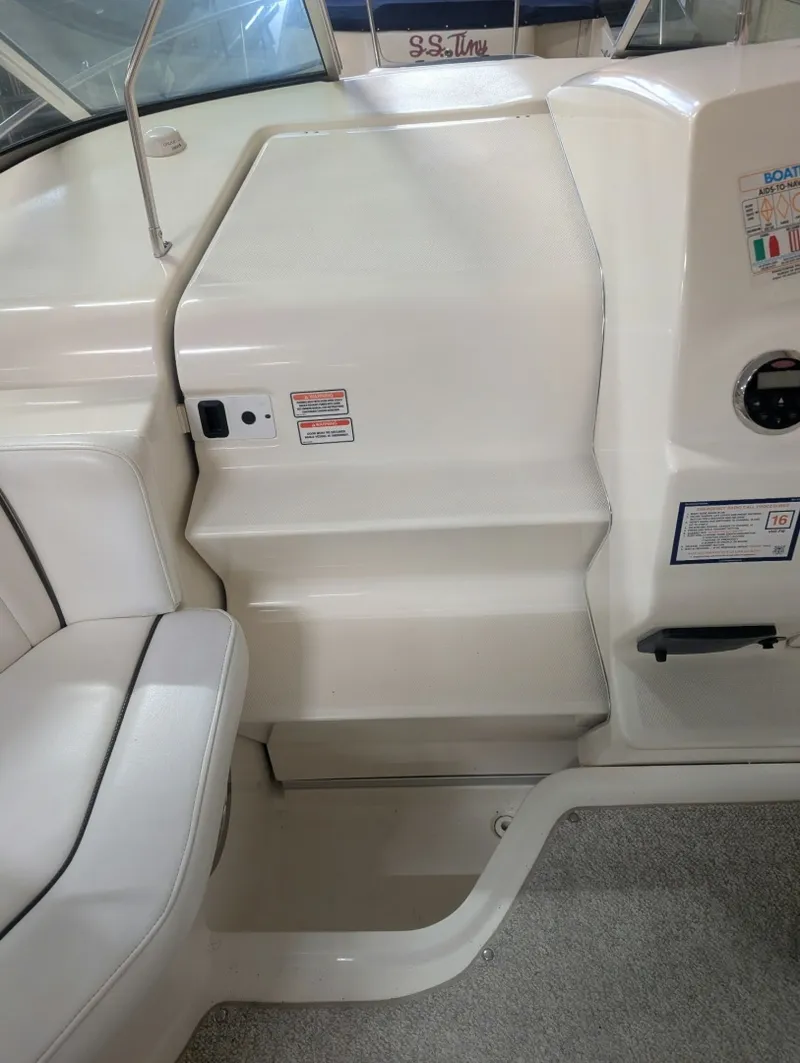 Slide: The Image of Sea Ray 240 Sundancer 2006 - 6065127