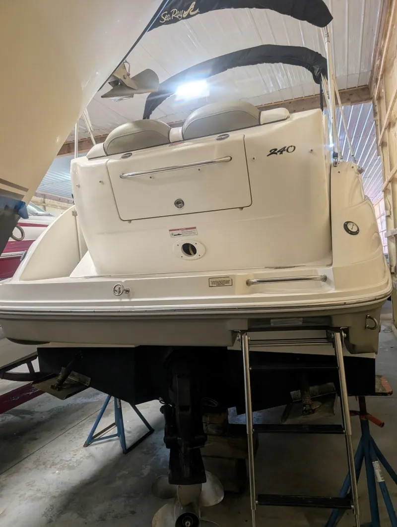 Slide: The Image of Sea Ray 240 Sundancer 2006 - 6065208