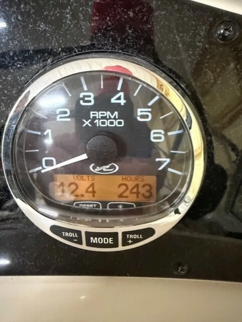 Slide: The Image of Sea Ray 240 Sundancer 2006 - 6065209