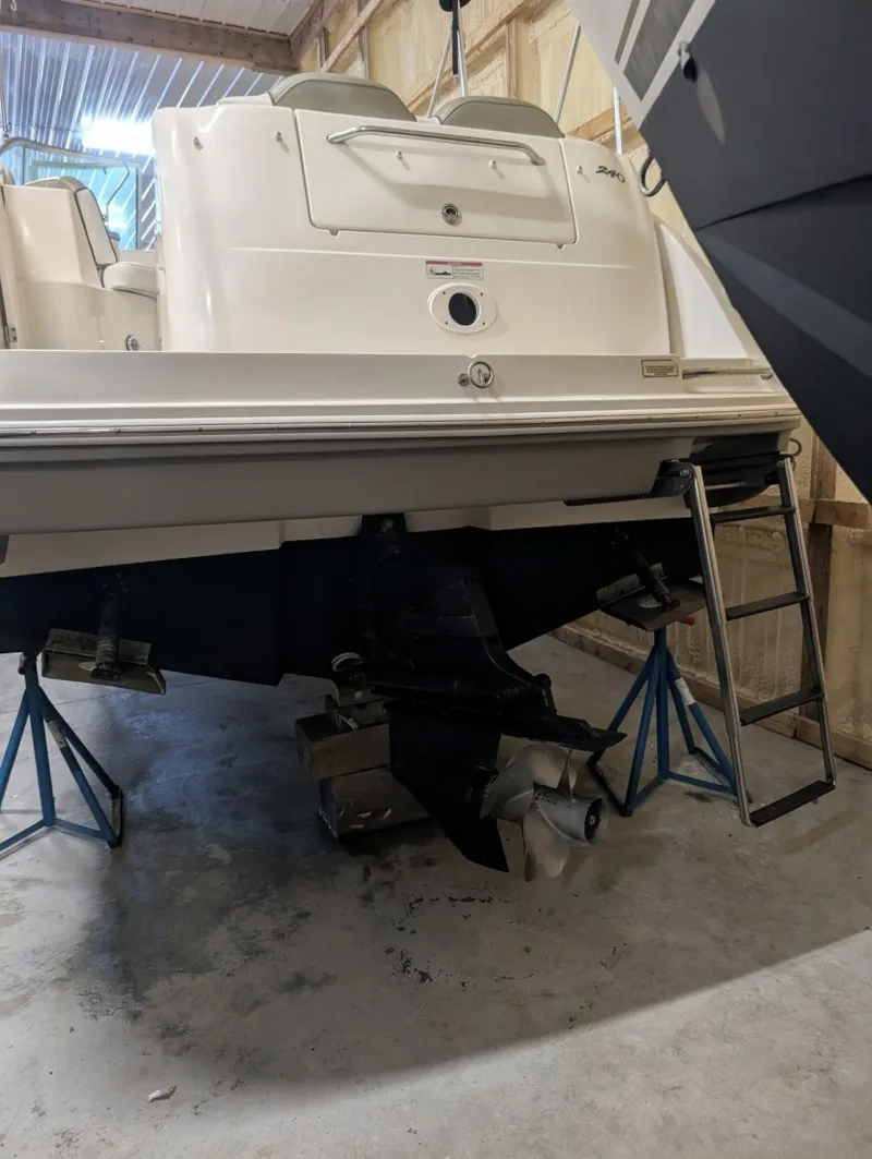 Slide: The Image of Sea Ray 240 Sundancer 2006 - 6065120