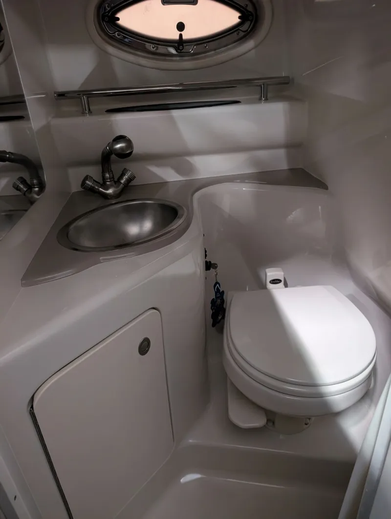 Slide: The Image of Sea Ray 240 Sundancer 2006 - 6065122