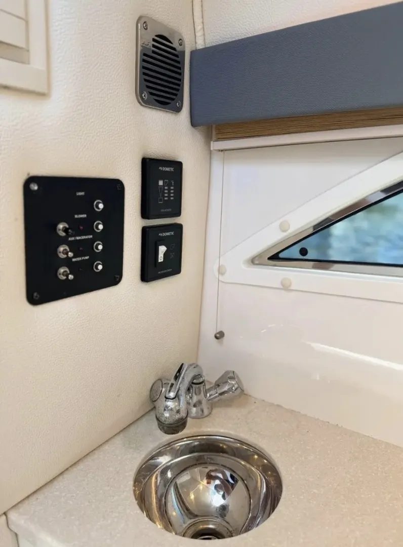 Slide: The Image of Cobalt R35 2020 - 6065503