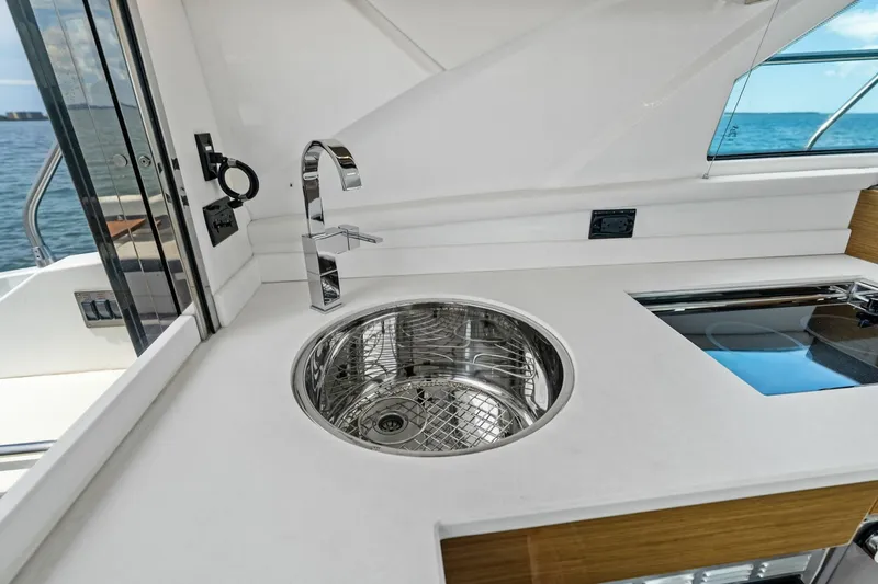 Slide: The Image of 2019 Cruisers Yachts 42 Cantius 'Truly Ineffable' - 6066597