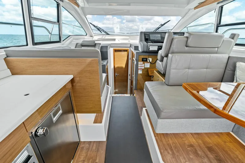 Slide: The Image of 2019 Cruisers Yachts 42 Cantius 'Truly Ineffable' - 6066603