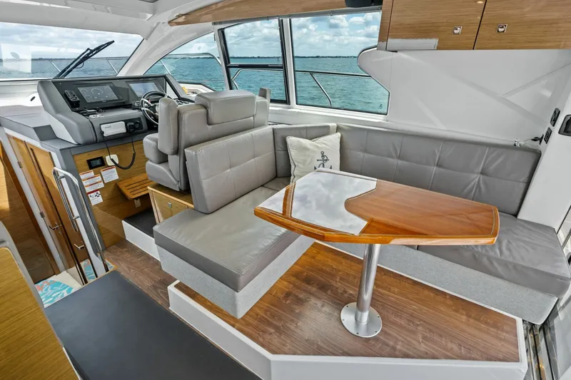 Slide: The Image of 2019 Cruisers Yachts 42 Cantius 'Truly Ineffable' - 6066604