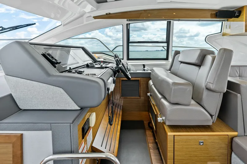 Slide: The Image of 2019 Cruisers Yachts 42 Cantius 'Truly Ineffable' Helm - 6066605