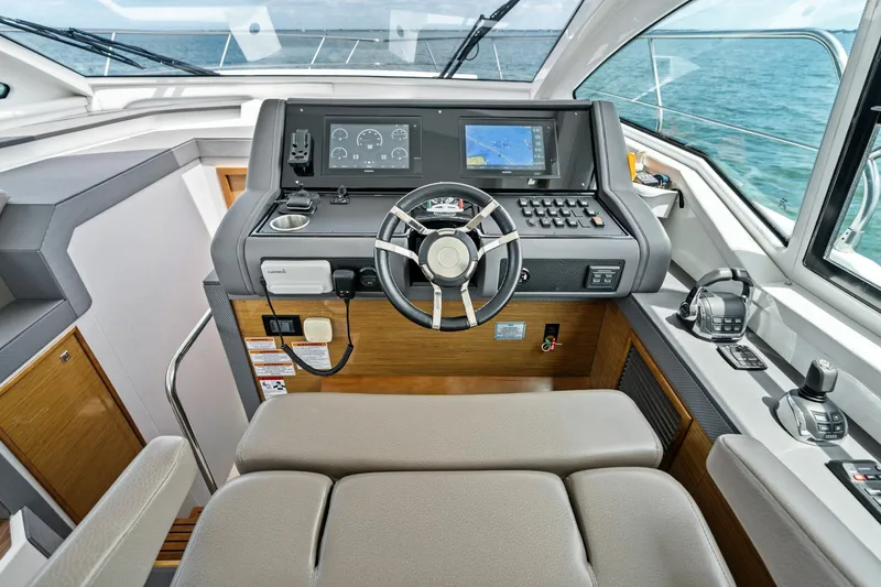 Slide: The Image of 2019 Cruisers Yachts 42 Cantius 'Truly Ineffable' - 6066608