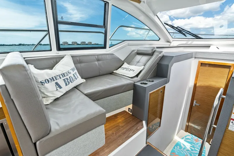 Slide: The Image of 2019 Cruisers Yachts 42 Cantius 'Truly Ineffable' - 6066599