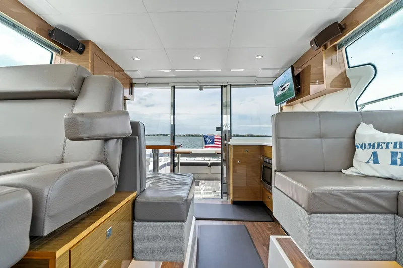 Slide: The Image of 2019 Cruisers Yachts 42 Cantius 'Truly Ineffable' - 6066612