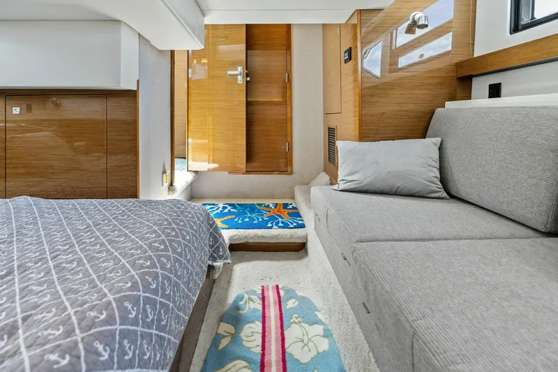 Slide: The Image of 2019 Cruisers Yachts 42 Cantius 'Truly Ineffable' - 6066615