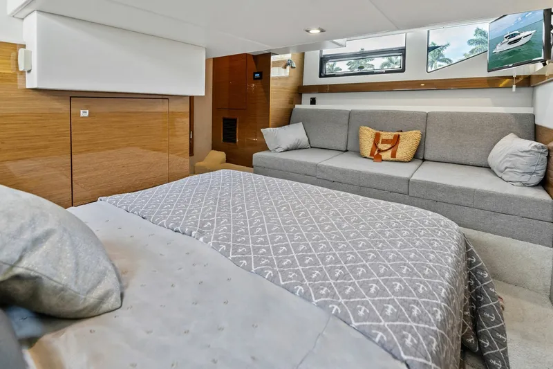 Slide: The Image of 2019 Cruisers Yachts 42 Cantius 'Truly Ineffable' - 6066620