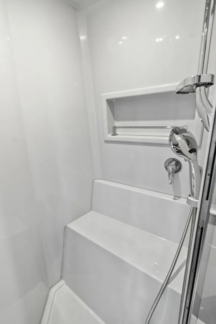 Slide: The Image of 2019 Cruisers Yachts 42 Cantius 'Truly Ineffable' - 6066625