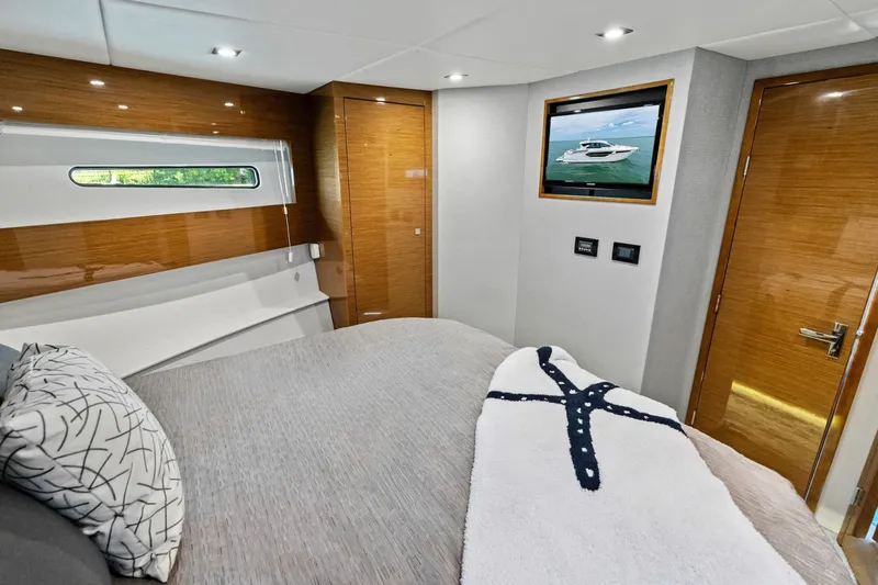 Slide: The Image of 2019 Cruisers Yachts 42 Cantius 'Truly Ineffable' Forward Stateroom - 6066582