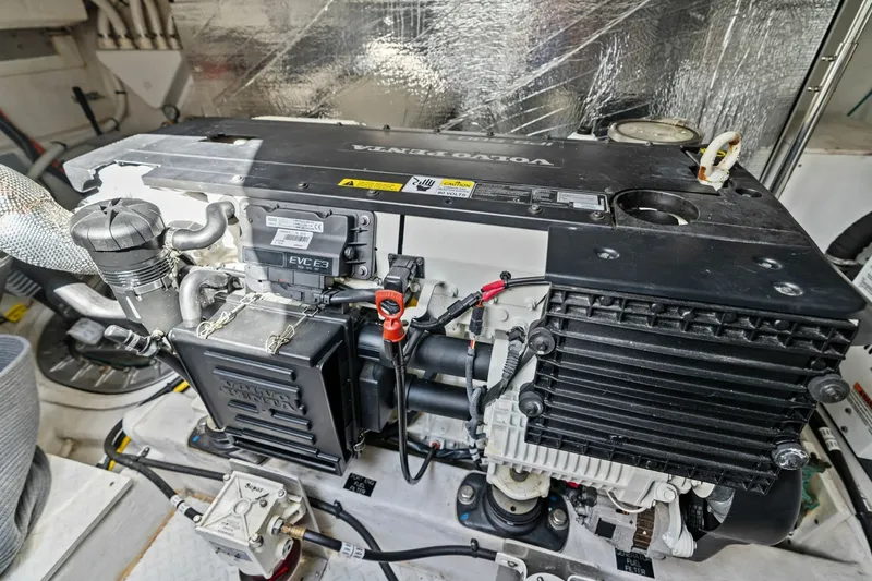 Slide: The Image of 2019 Cruisers Yachts 42 Cantius 'Truly Ineffable' - 6066648